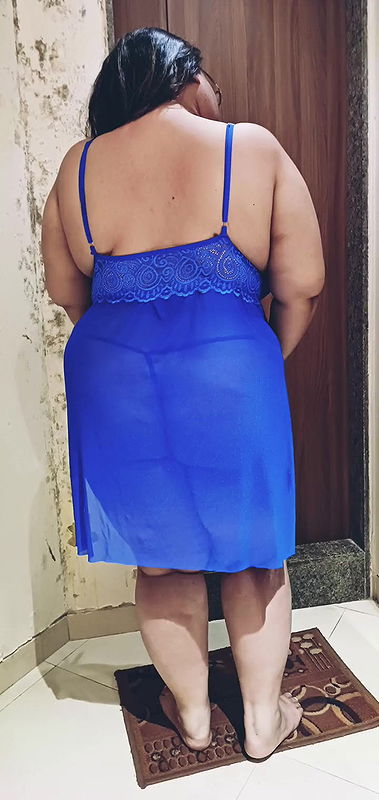 Slide clips of India Bbw Chubby Bhabhi in Blue Lingerie showing boobs big