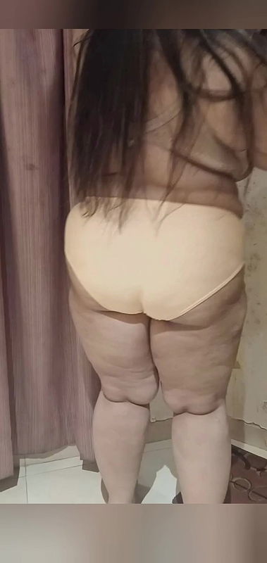 Slide Clips Indian Bbw Chubby Huge Boobs and Huge Ass