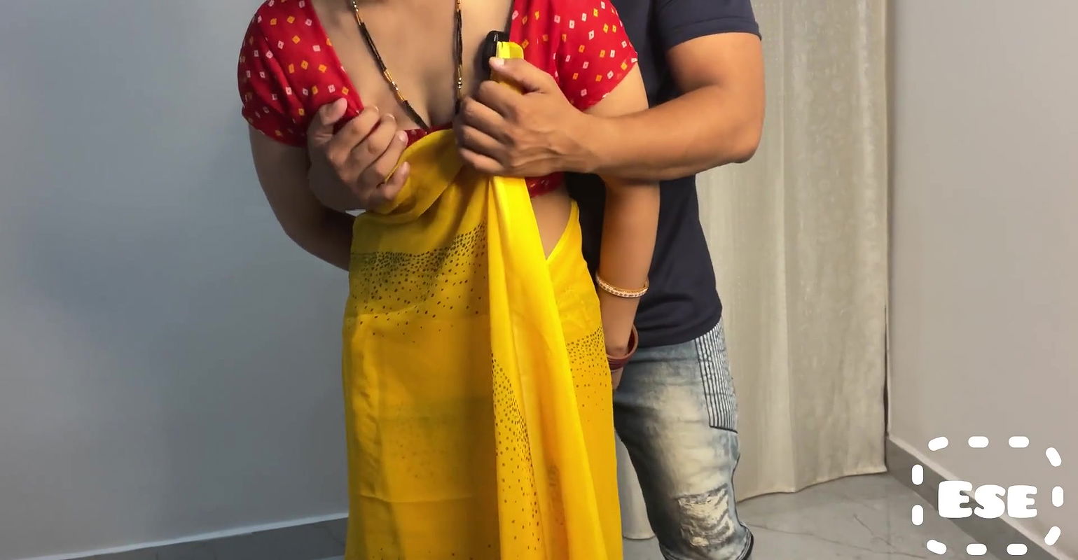 Shararti Padosan Bhabhi Ne kari Masti
