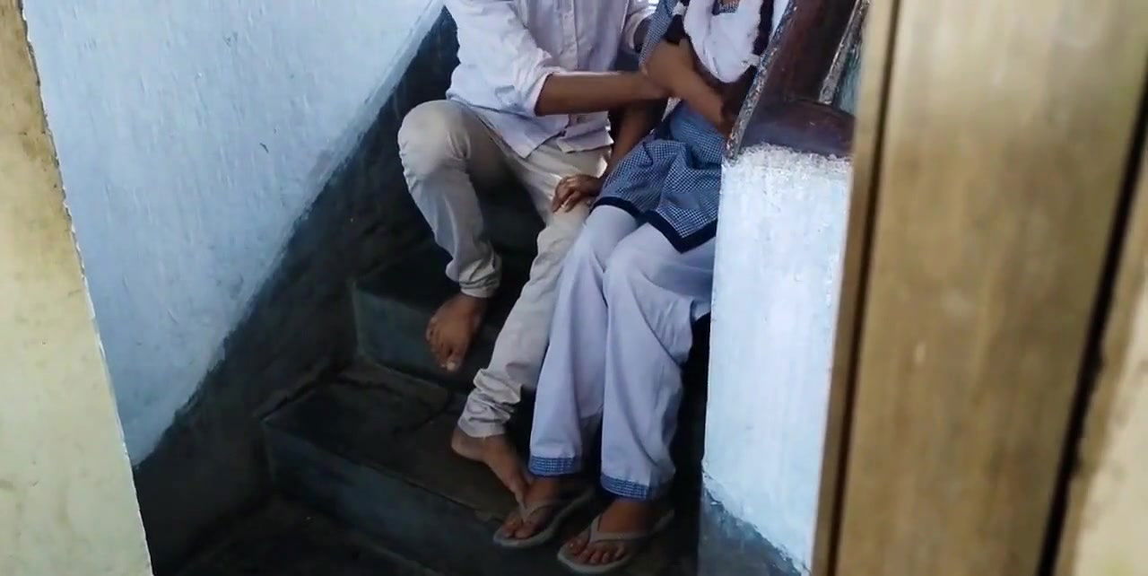 School khatam hone ke baad school ke siri me ghapaghap chudai