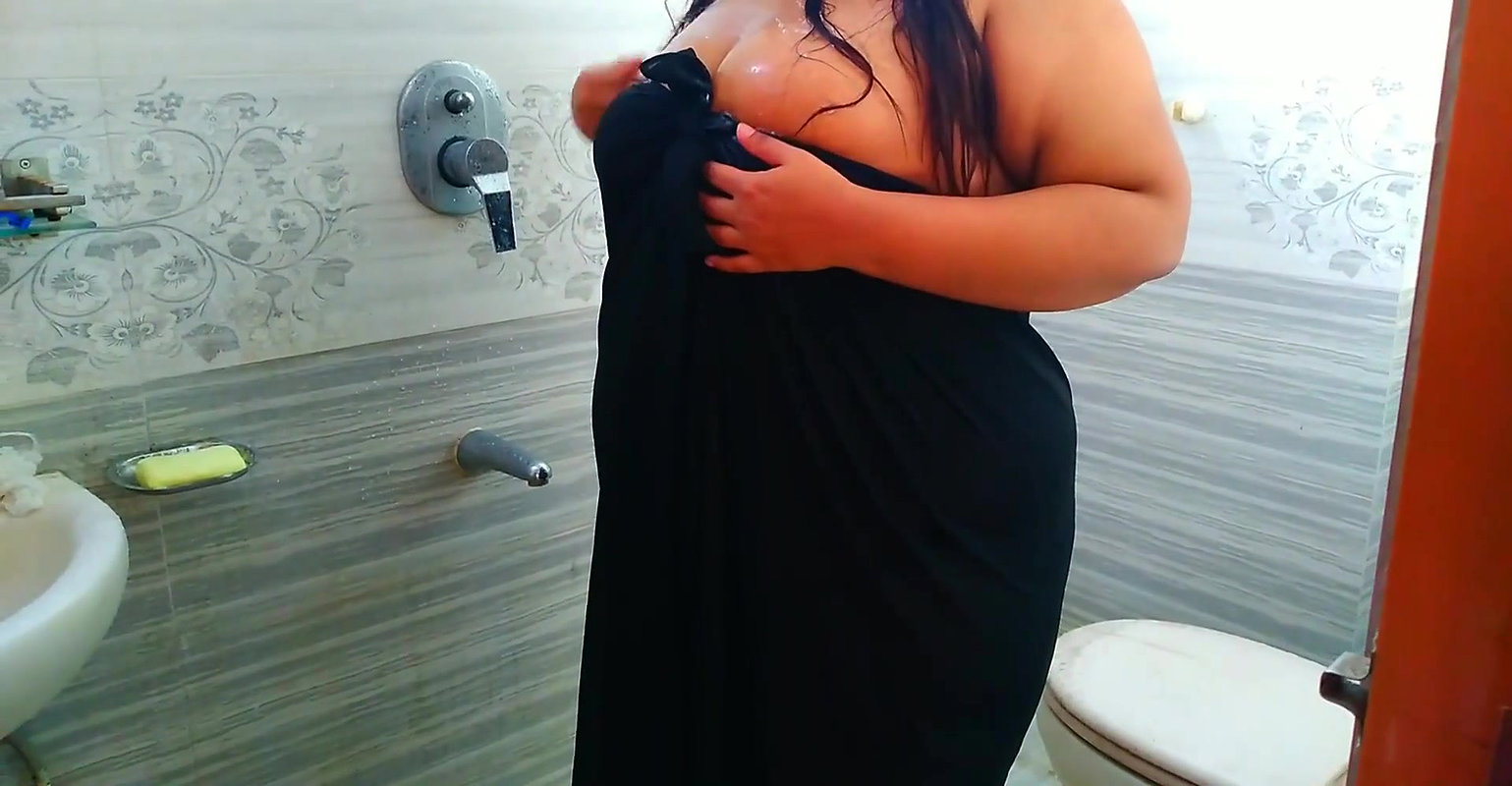 Saudi Muslim big tits & big ass sexy 35yo aunty with neighbor 19yo guy Softcor fucking while showering in bathroom – Hot Arabian