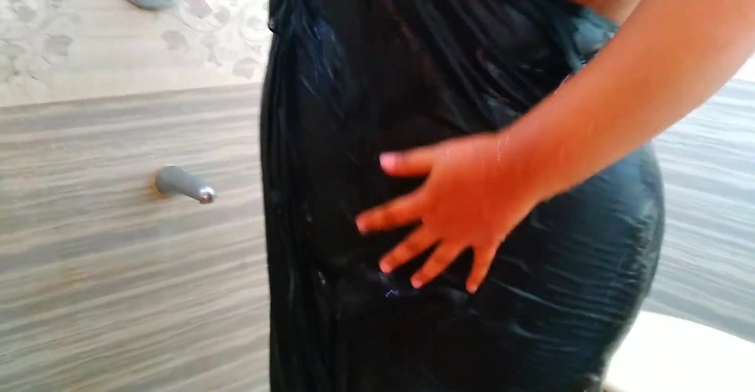 Saudi Muslim big tits & big ass sexy 35yo aunty with neighbor 19yo guy Softcor fucking while showering in bathroom – Hot Arabian