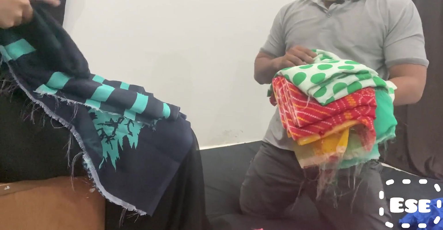 Salesman & Bhabhi Fucked In Shop