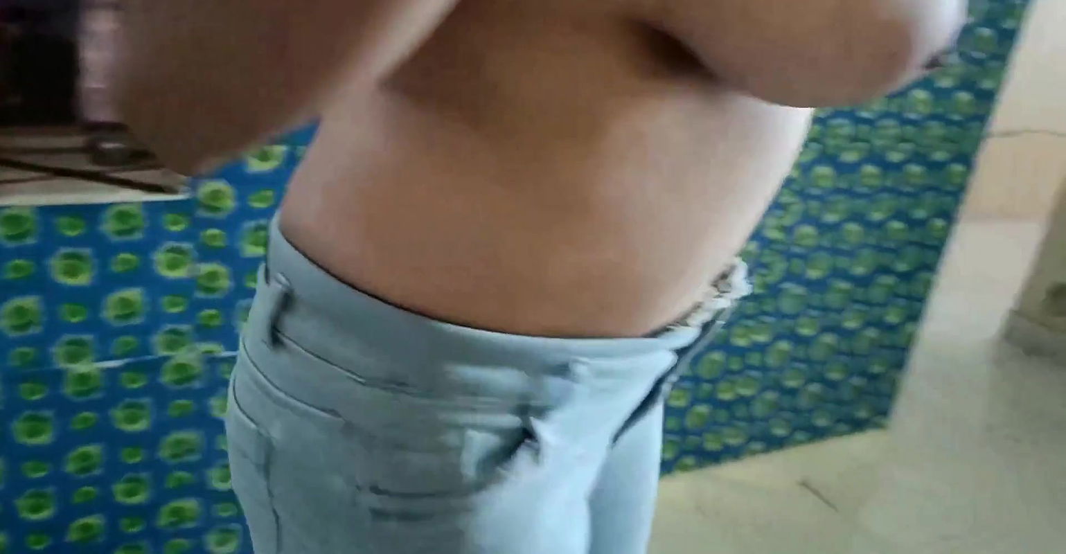 Padosan Hot Ladki Ko Ptakar Room Me Choda Gandi Galiya Dekar