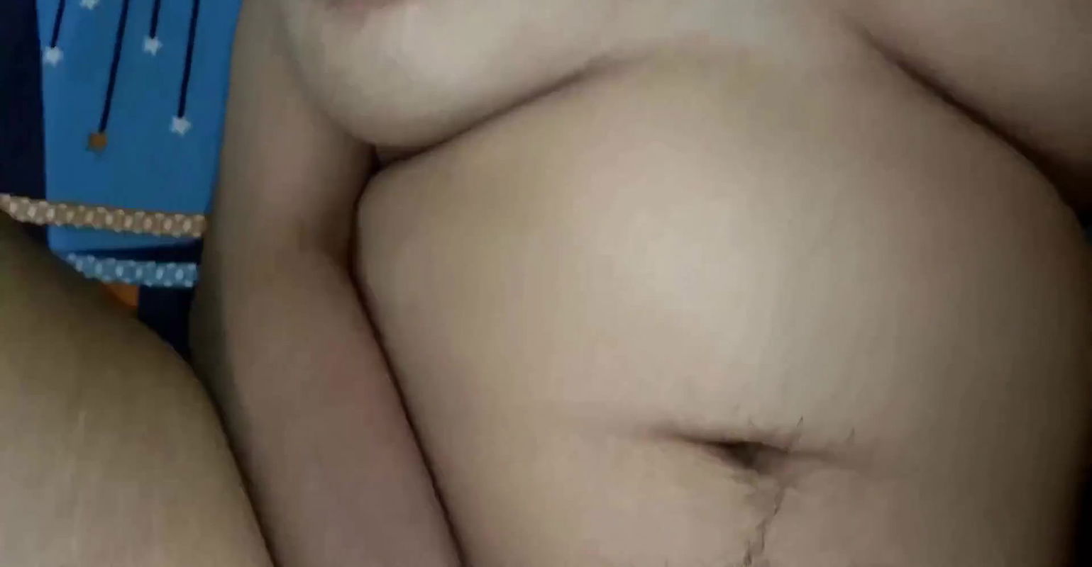 Padosan Hot Ladki Ko Ptakar Room Me Choda Gandi Galiya Dekar