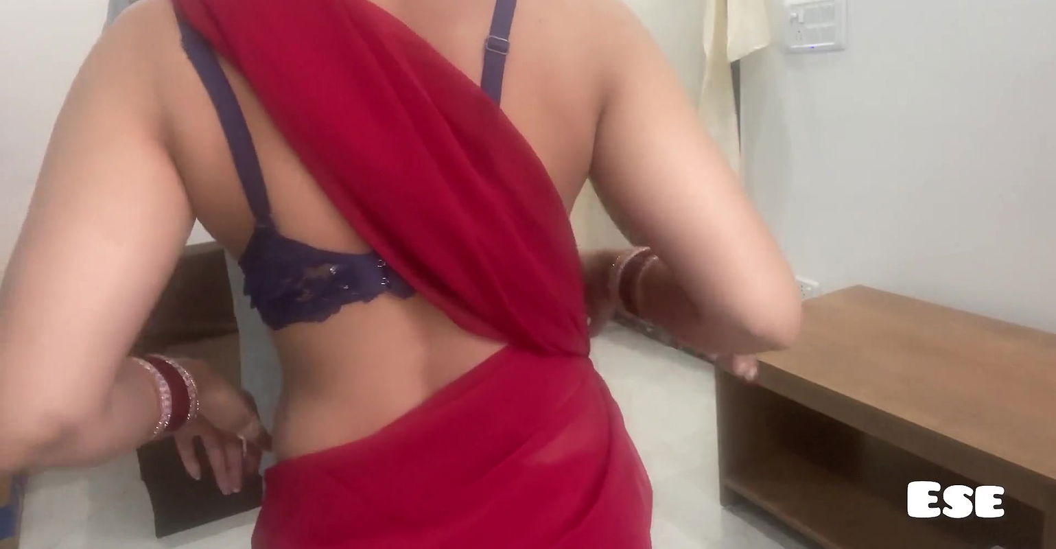 Newly Married Bhabhi Fucks with Neighbor