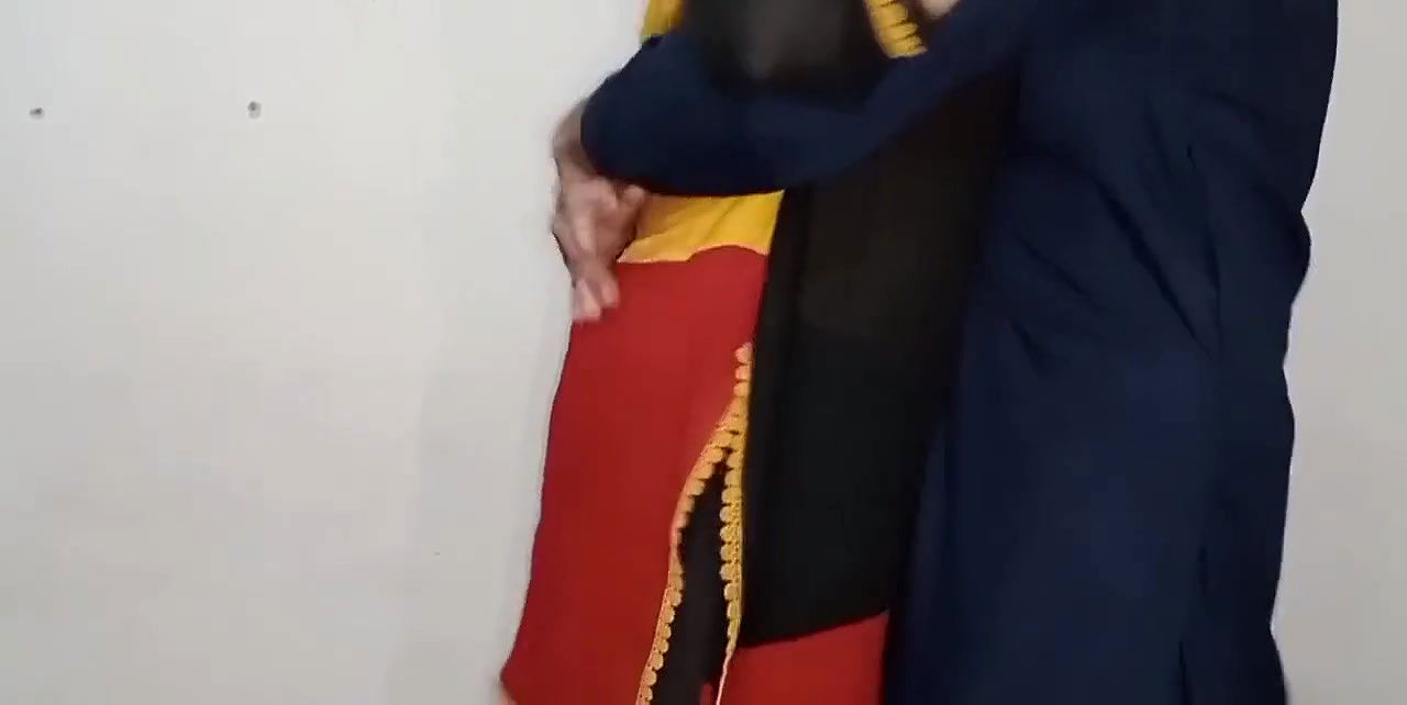 Muslim indian desi village girl college ka bahanay Apne yar se malny hotel