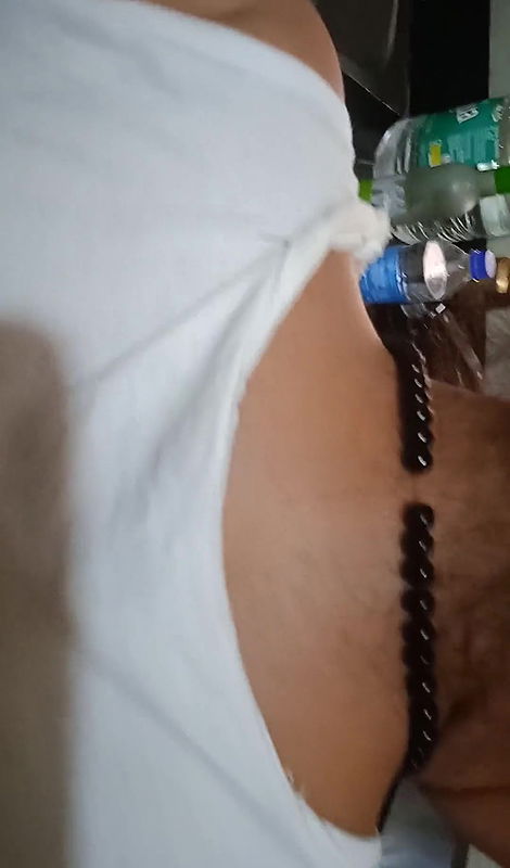 Mom nay nawker kay sath kitchen may choda,hot pussy boobs ,cigarette, alcohol pekar