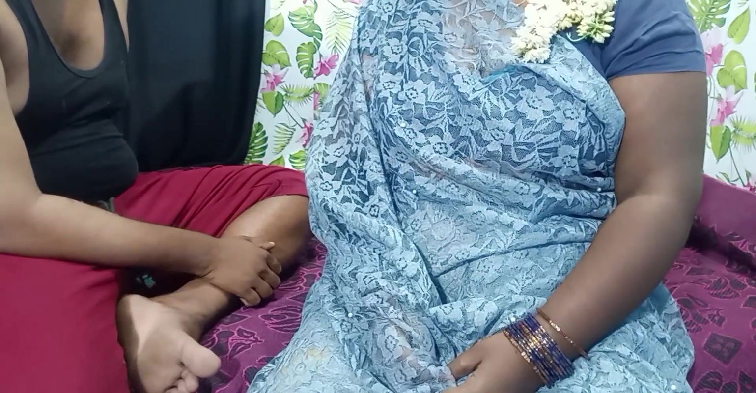 Indian Married women visits her Ex-boyfriend home and Hot sex part 1