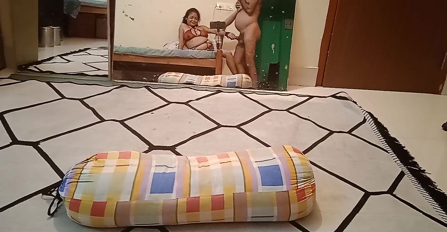 Indian aunty and step uncle ki anniversary ka sex video, hot pussy chut nippal