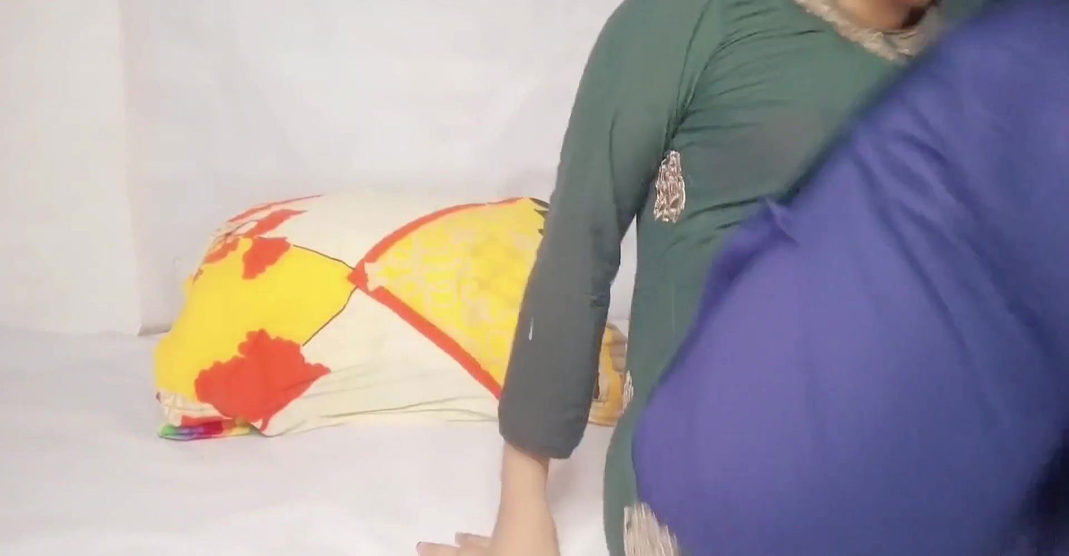 I Took My Aunty to the Garden and Persuaded Her to Have Sex