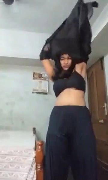 Cute GF getting Nude For BF