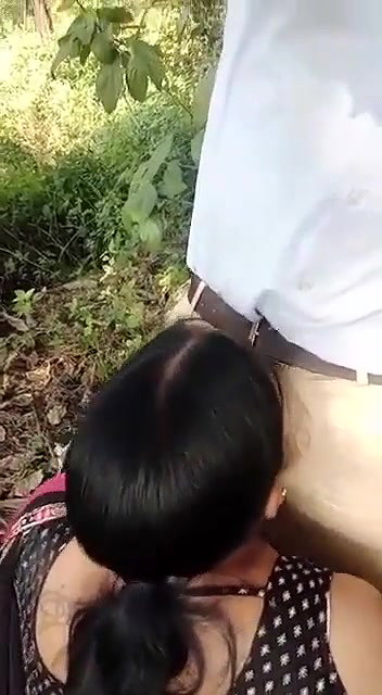 Bhabi Outdoor Blowjob