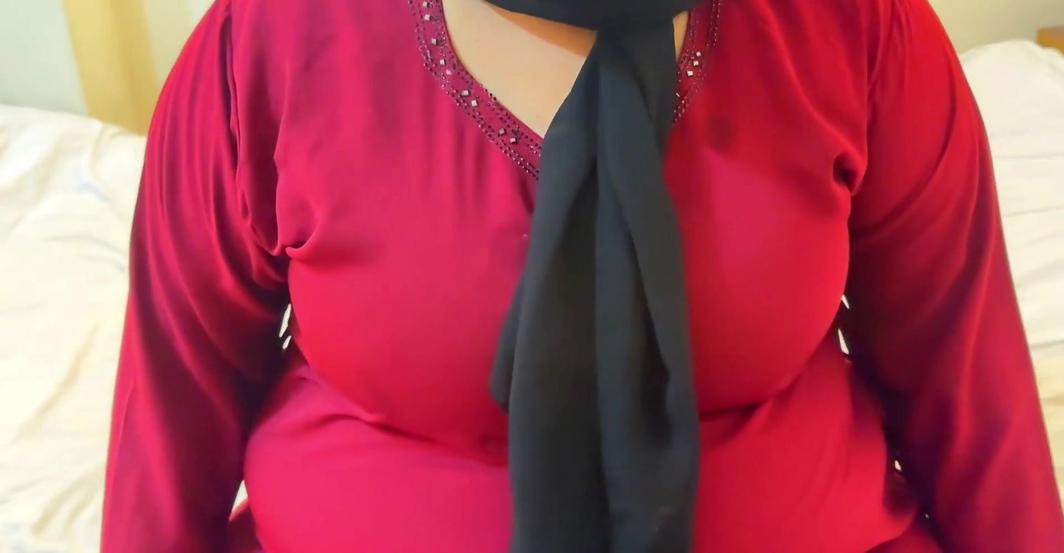 Fucking a Chubby Muslim mother-in-law wearing a red burqa & Hijab