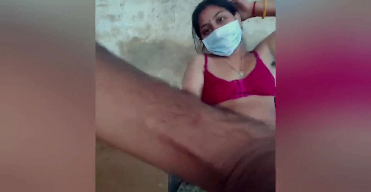 Doodh wali bhabhi ne apne customer ki lund chusi