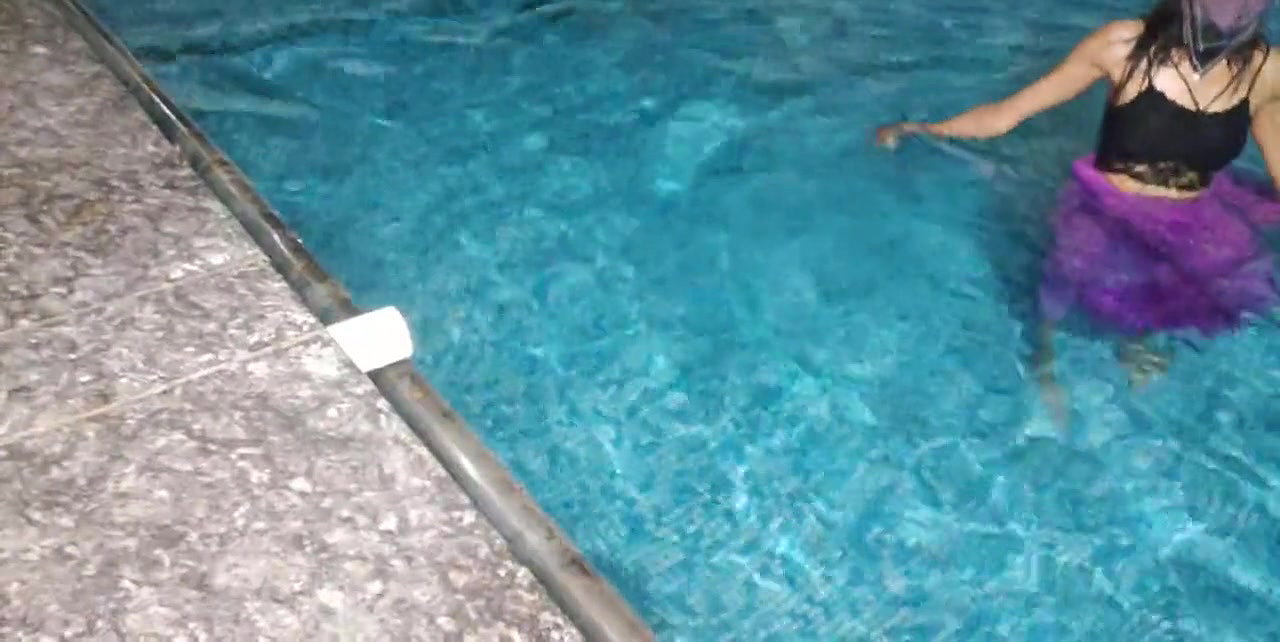 Disha bhabhi sex with Toy in outdoor swimming pool