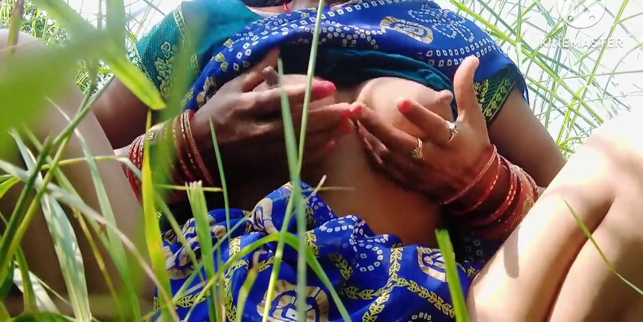 Desi Bhabhi Village Lover outdoor cute, Delia