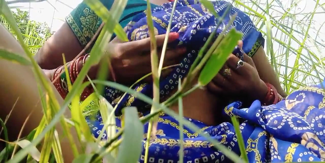 Desi Bhabhi Village Lover outdoor cute, Delia