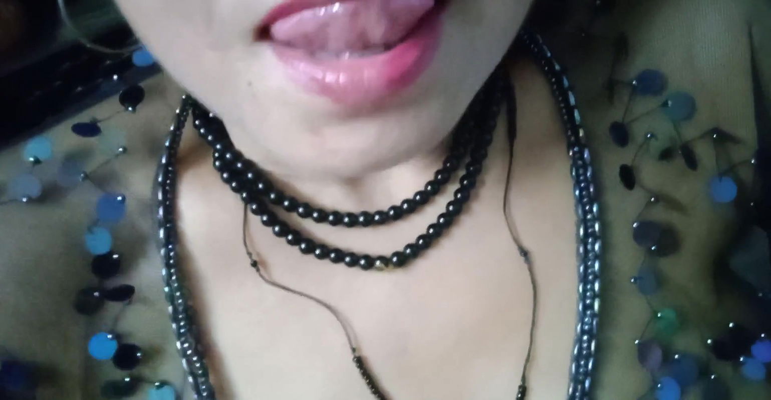 Deshi girl fore play her pussy wth sex toy,hot pussy,boobs ,nippal,lic pussy