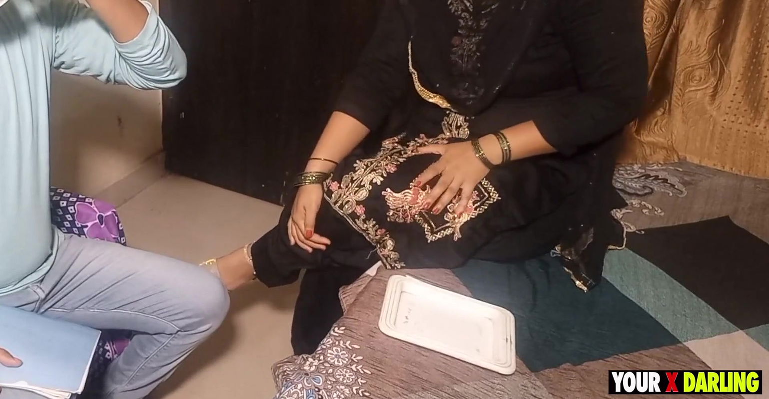 Chaachi Ko Collage Mein Pad Rahe Bhateeje Ne Chod Diya Jab Chachu Ghar Pe Nahi The