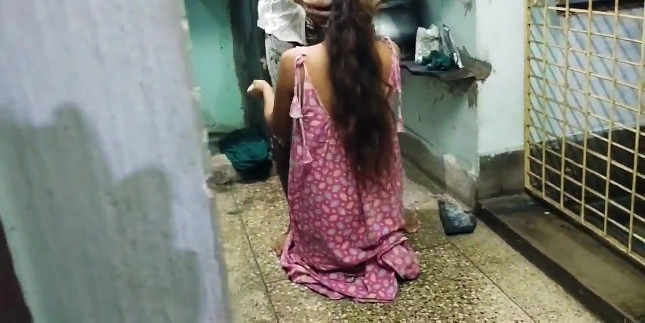 Biwi ki MMS, Padosi ne kitchen me chod ke gaya