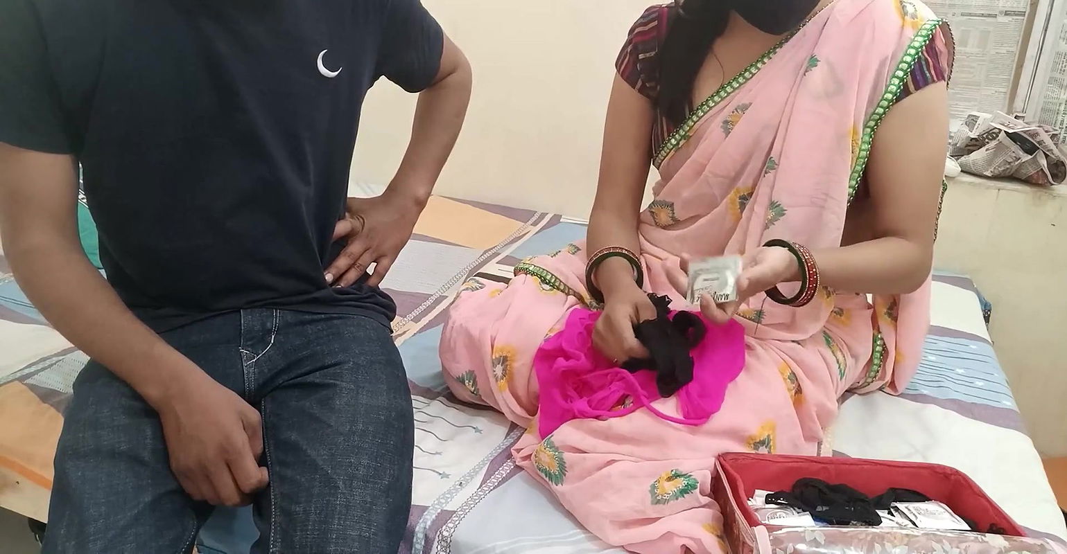 Birthday par Bhabhi Ko Bra-Penty Gift ke Badle Jamkar Choda