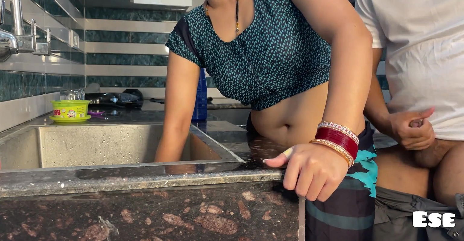 Bhabhi Got Struck and fuck with Devar