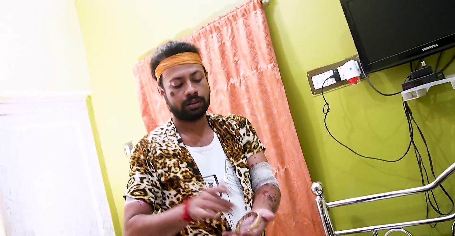 A DESI BHABI FUCKED BY A THEIF IN NIGHT, HARDCORE SEX