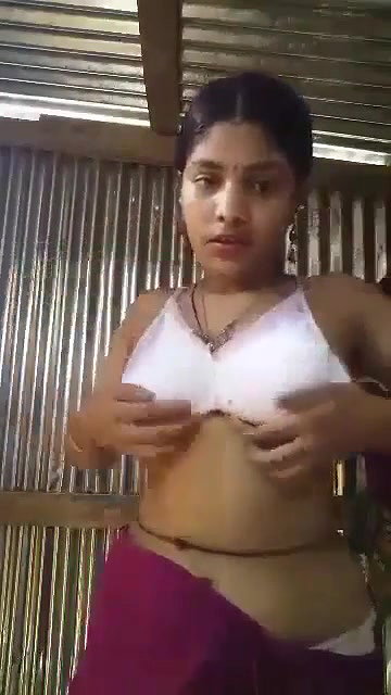 Horny Village Girl Shows Boobs