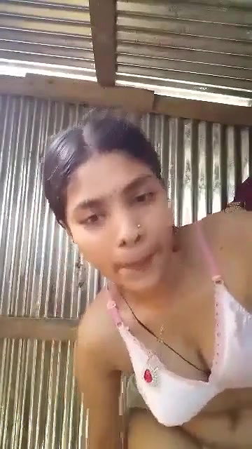 Horny Village Girl Shows Boobs