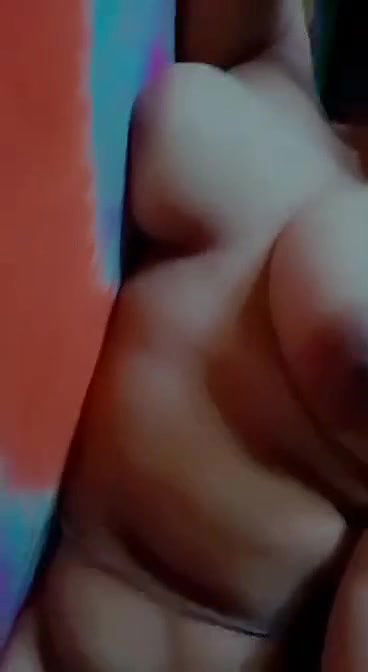 Beautiful Girl Showing Vid