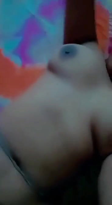 Beautiful Girl Showing Vid