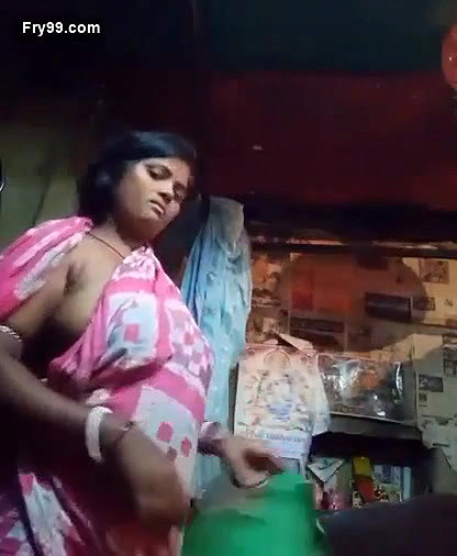 Village Bhabhi Boobs Show