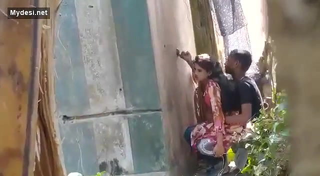 Desi collage lover fucking outside collage