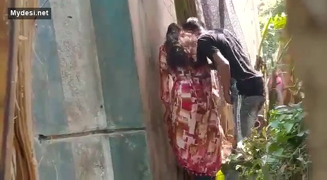 Desi collage lover fucking outside collage