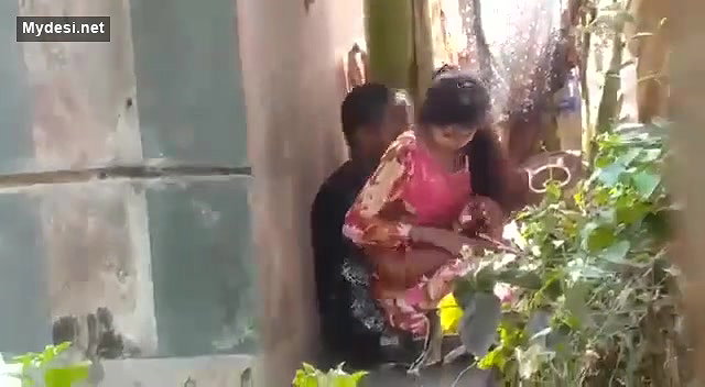 Desi collage lover fucking outside collage