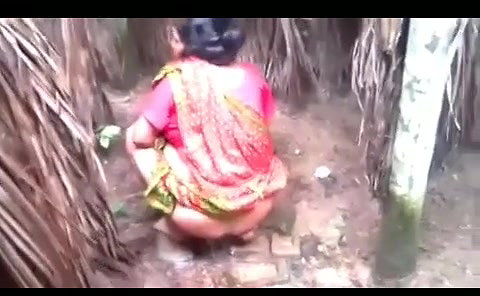 Aunty Ass Captured by Neibour Hidenly