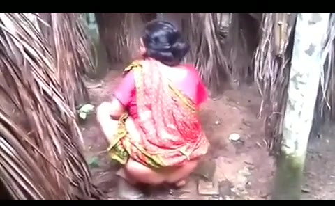 Aunty Ass Captured by Neibour Hidenly