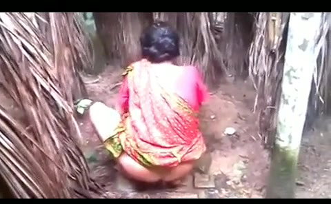 Aunty Ass Captured by Neibour Hidenly
