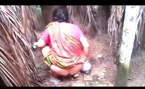 Aunty Ass Captured by Neibour Hidenly