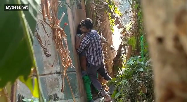 Desi collage lover fucking outside collage video 2