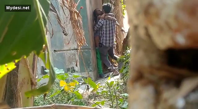 Desi collage lover fucking outside collage video 2