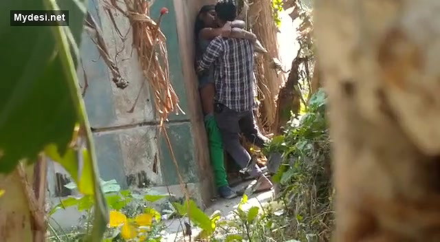 Desi collage lover fucking outside collage video 2
