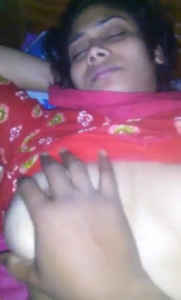 DESI INDIAN CUTE BHABHI WITH BOYFRIEND