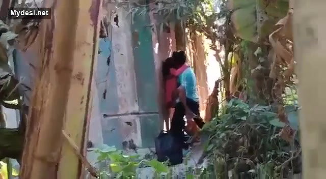 Desi collage lover fucking outside collage video 3