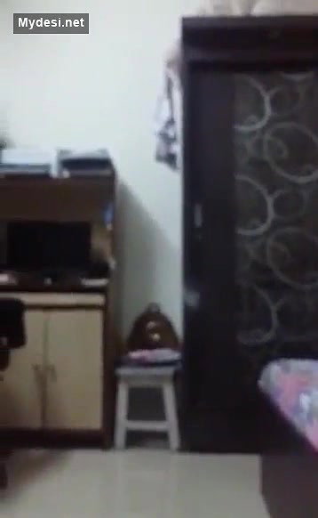 Desi sexy wife show her big ass