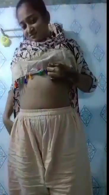 Sexy Bhabi Showing Ass Update