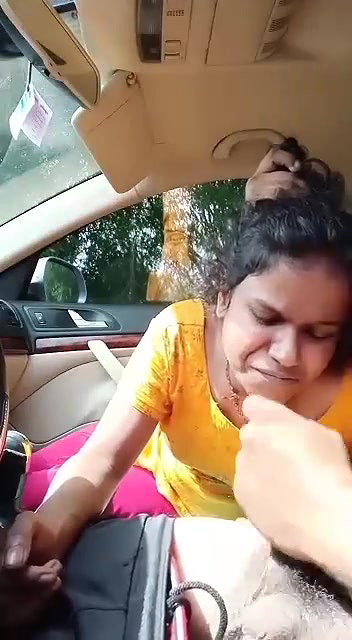 Blowjob inside car
