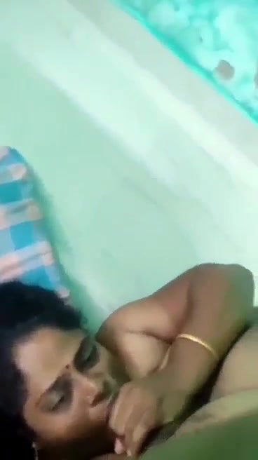 Desi Bhabhi Blowjob