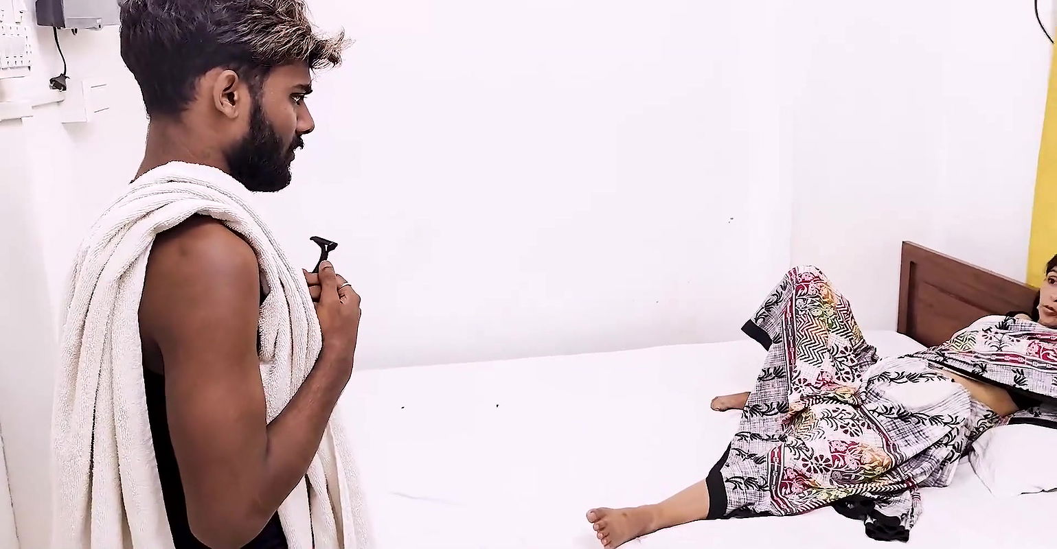 A BARBER COME TO SEXY MALLU BHABI HOUSE AND CUT HER PUSSY HAIR, HARDCORE DESI FUCKING